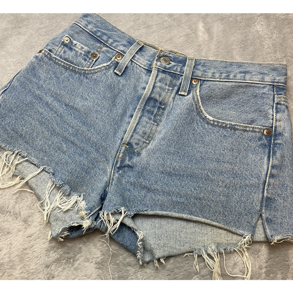 Levis 501 Cutoff Jean Shorts Womens 25 Blue Stonewash Buttonfly Distressed 2" - Picture 1 of 10